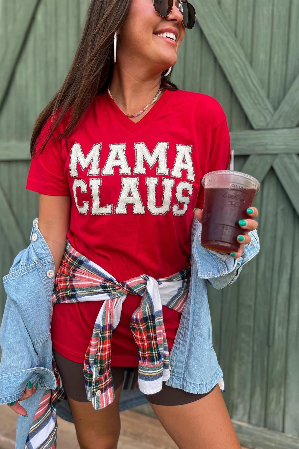 [MAMA CLAUS] V-Neck Tee Shirt w/ Faux Patches